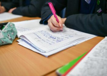Teacher sets up mental health classes to help schoolgirls in Hull