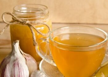 Suffering from type 2 diabetes? Try the garlic tea as a remedy to manage blood sugar