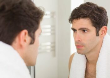 self-reflection:-how-to-accept-your-flaws-while-celebrating-your-strengths