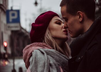 35-signs-a-man-is-falling-in-love:-the-revelation