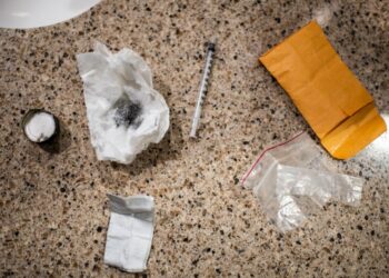 us.-overdose-deaths-topped-100,000-in-one-year,-officials-say