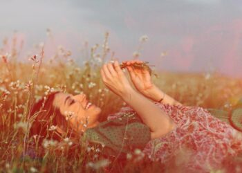 weekly-energy-reading:-a-wave-of-awakening-is-here-—-but-not-without-some-challenges