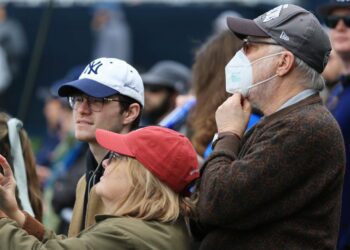 the-us-is-in-a-‘controlled-pandemic’-phase-of-covid-19.-but-what-does-that-mean?