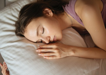 reviewers-say-this-supplement-helps-them-sleep-after-years-of-restless-nights*