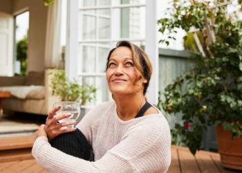 menopausal-women-twice-as-likely-to-report-daily-hot-flashes-than-50-years-ago