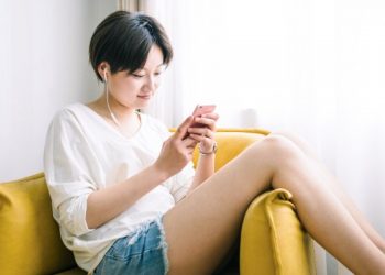 50-cute-ways-to-start-a-conversation-on-a-dating-app-(even-if-you’re-kinda-shy)