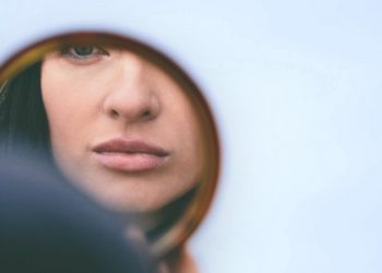 are-you-have-an-identity-crisis?-6-telltale-signs-to-look-for,-from-therapists