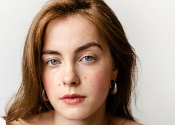 found:-a-concealer-&-foundation-trick-for-seriously-smooth,-natural-skin