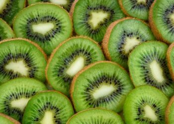 constipated?-increase-poops-&-reduce-gi-discomfort-with-this-underrated-fruit