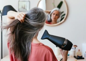 this-easy-tip-will-transform-the-way-you-wash-your-hair-for-the-better