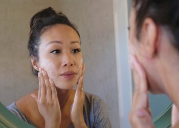 once-&-for-all:-should-you-wash-your-face-in-the-morning-or-not?