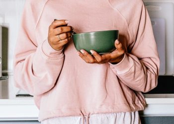 this-unsuspecting-factor-derails-digestion-(and-we-all-do-it)