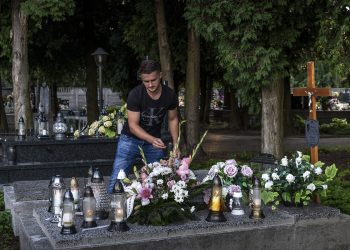 6-stories-show-the-human-toll-of-poland’s-strict-abortion-laws