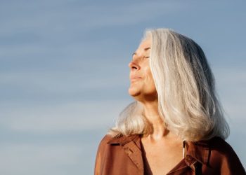 if-you’re-a-woman-over-50,-you-likely-need-more-of-this-brain-critical-nutrient