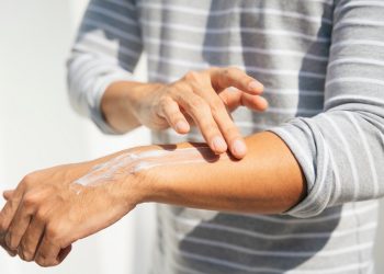 sun-protection-myths-and-facts:-why-is-wearing-sunscreen-more-important-now?
