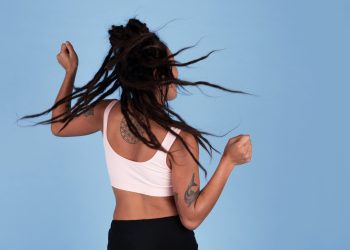 to-live-longer,-women-need-half-as-much-exercise-as-men