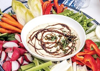 add-mediterranean-flair-to-your-dinner-table