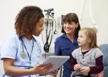 how-family-nurse-practitioners-use-holistic-health-principles