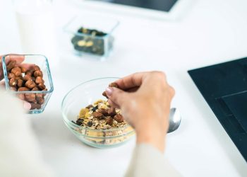 12-foods-that-may-boost-focus-&-concentration