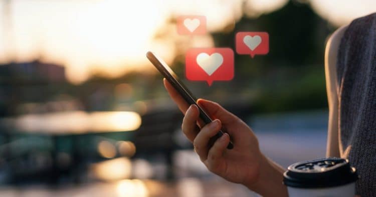 how-5-influencers-with-ibd-are-fighting-stigma